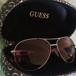 Aviator Guess sunglasses